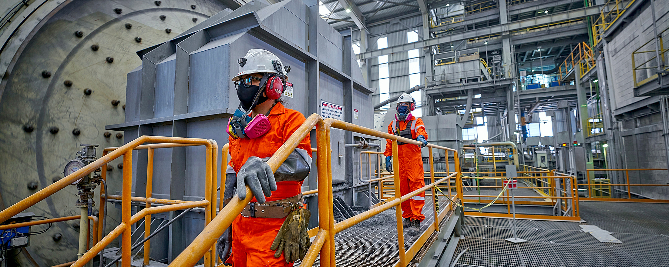 Employees at the milling facility, Capela unit