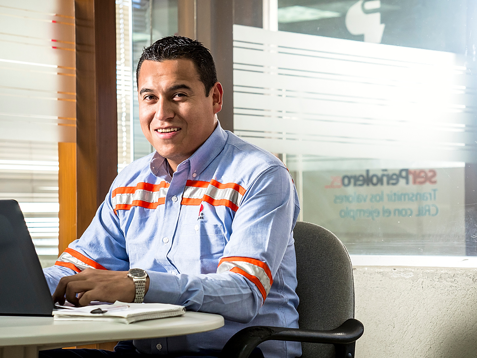 Employee at offices in Torreón