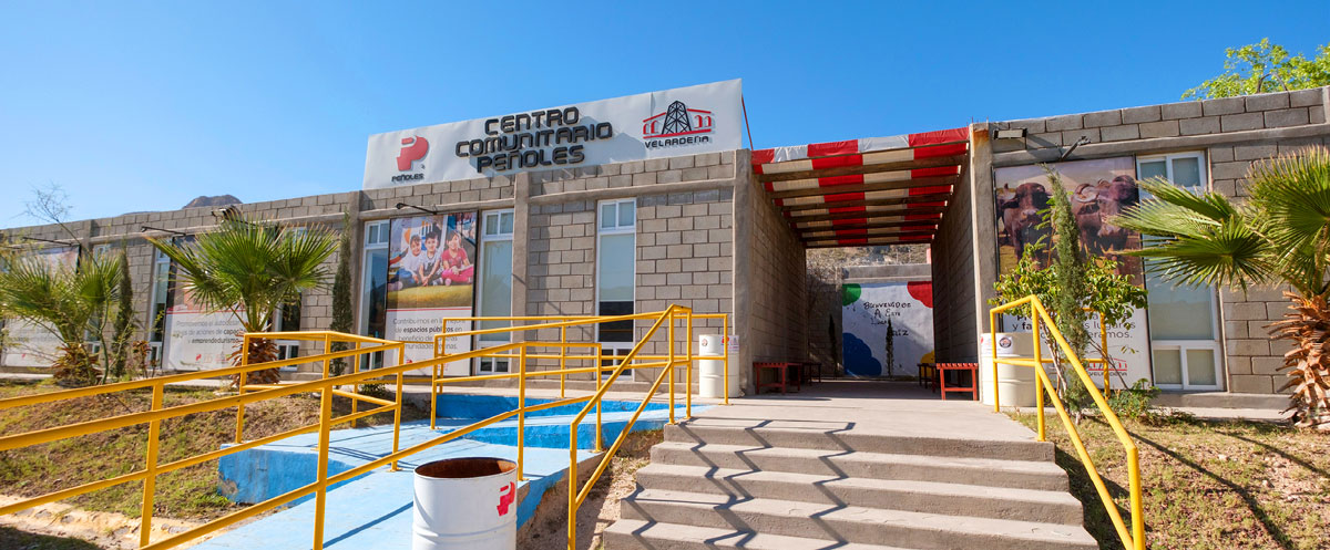 Centro Comunitario Pe&ntilde;oles en Velarde&ntilde;a